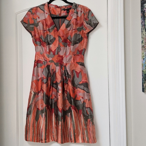 BANANA REPUBLIC Beautiful 100% Silk Dress - Picture 1 of 14